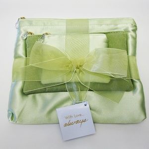 Avon ALWAYS 3 Piece Green Cosmetic Bag Set